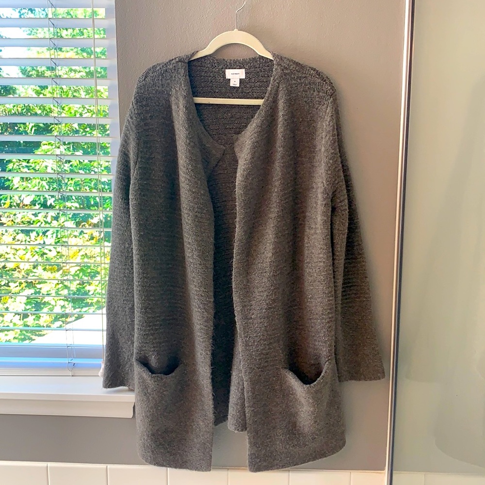 Like new tan size medium Old Navy cardigan